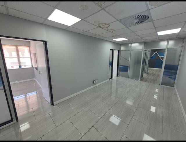 135M² OFFICE TO LET IN SUNNINGHILL